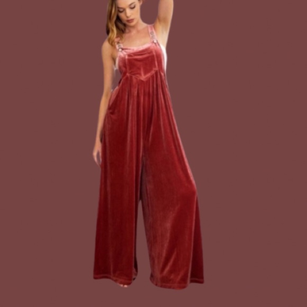 New in Fabulous Wide Leg Velvet Jumpsuit Overalls with Pockets - Picture 2 of 7